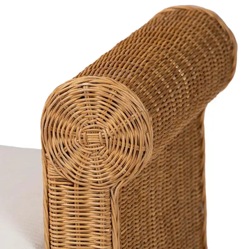 Banc en rotin naturel tressé à la main avec détails festonnés - Assise de style bohème ou campagnard pour entrée, chambre ou salon