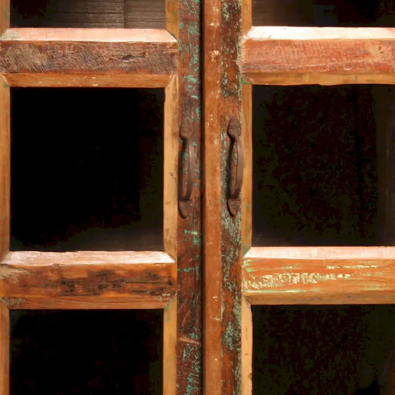 Meuble de rangement de 213 cm de haut en manguier recyclé patiné et verre